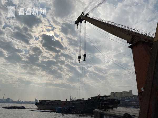 黄浦江浮吊最新动态,黄浦江浮吊最新动态🚢✨