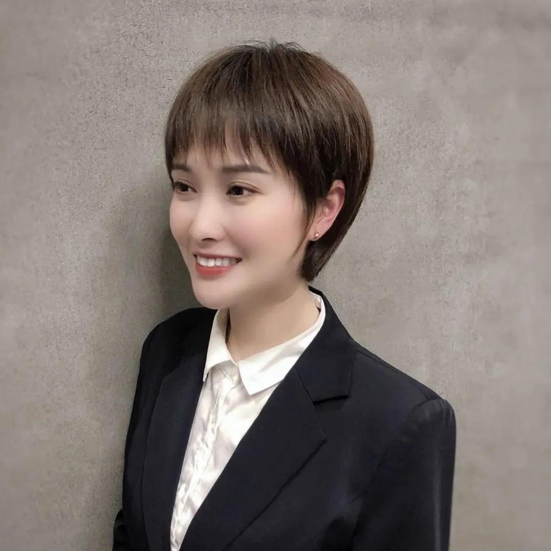 女短发最新流行趋势，变革与时尚地位重塑
