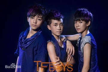 TFBOYS最新照片揭秘，小巷深处的独特风情与隐藏的特色小店