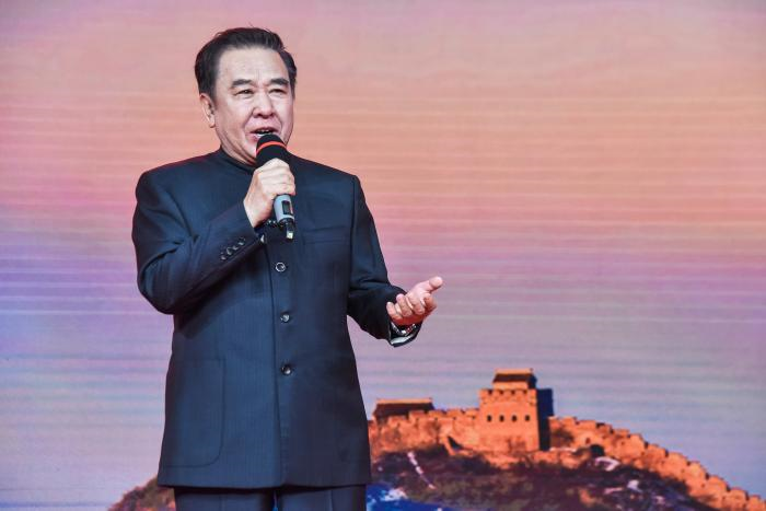 配音演员吴俊全，小巷之声传奇与独特小店探秘