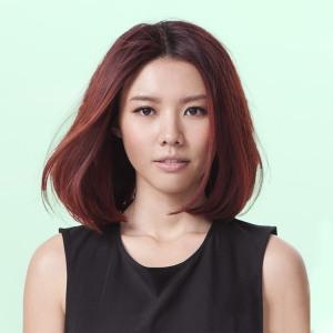 香港女歌星的自然美景之旅，内心平静之旅的探寻