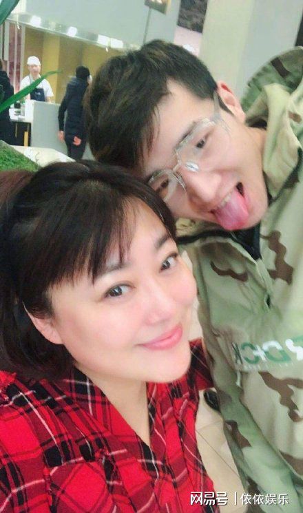李菁菁最新动态，自然美景探索之旅，寻找内心平和与宁静