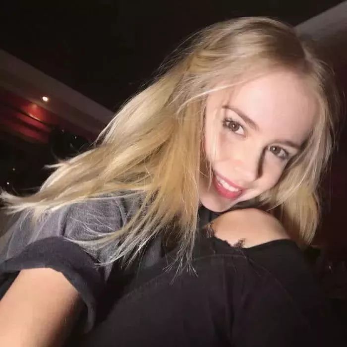 最新欧美女生头像潮流，学习变化，自信闪耀的魅力头像吧