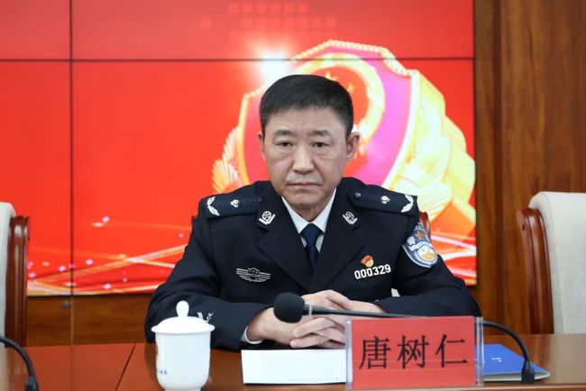 龙岩公安局最新人事任免，友情、责任与成长的温馨日常