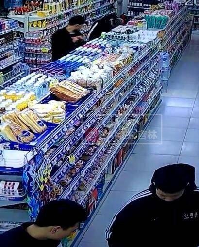 超市偷窃之旅，小偷的心灵冒险与寻找平静之路